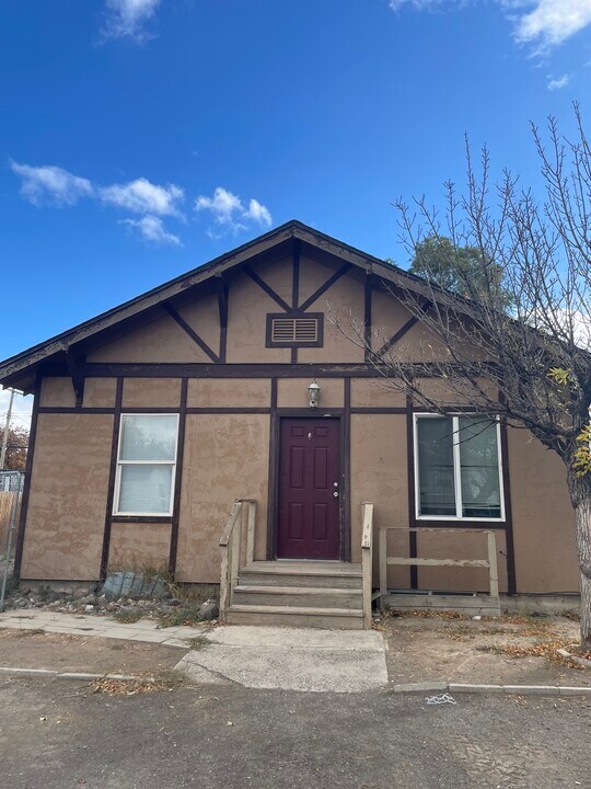 276 Adams St, Unit B in Twin Falls, ID - Foto de edificio