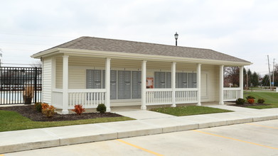 Spring Meadow Apartments in Springfield, OH - Foto de edificio - Building Photo