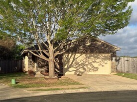 11524 Ashbrook Dr in Manchaca, TX - Building Photo