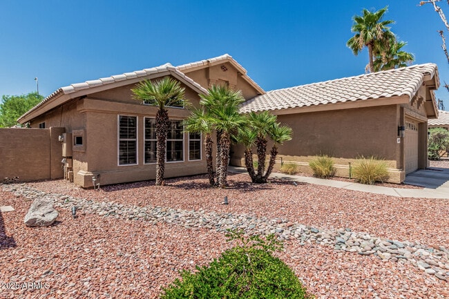 property at 4109 E Graythorn Ave