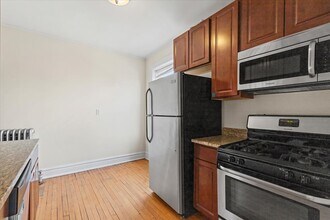 2557 W Eastwood Ave in Chicago, IL - Building Photo - Building Photo