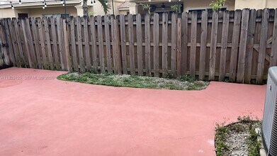 16424 SW 73rd Terrace in Miami, FL - Building Photo - Building Photo