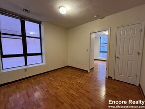 81 Essex St, Unit 61 in Boston, MA - Building Photo - Building Photo