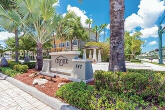 500 Pacific Grove Dr in West Palm Beach, FL - Building Photo - Building Photo