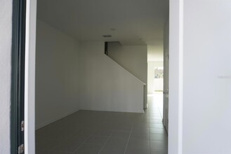 2700 Skyline Lp in Kissimmee, FL - Foto de edificio - Building Photo