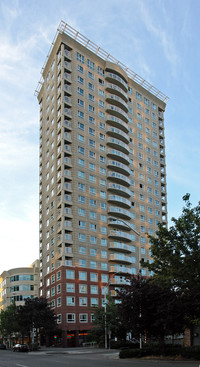 Arbor Place Tower in Seattle, WA - Foto de edificio - Building Photo