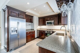 815 W 15th St in Newport Beach, CA - Building Photo