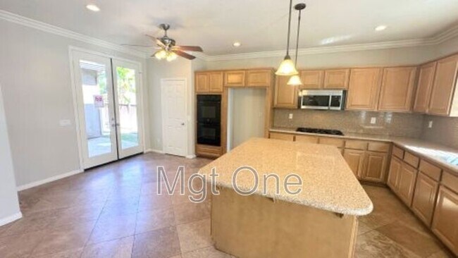 11266 Evergreen Loop in Corona, CA - Building Photo - Building Photo