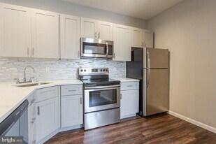 1917 N 7th St in Philadelphia, PA - Building Photo