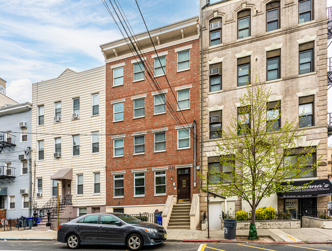 303 Monroe St in Hoboken, NJ - Building Photo - Building Photo