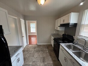 2116 Finchley Dr in Charlotte, NC - Building Photo - Building Photo