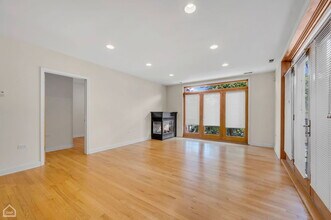 2064 N California Ave in Chicago, IL - Building Photo - Building Photo