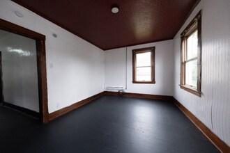1022 Kenneth Ave in New Kensington, PA - Building Photo - Building Photo