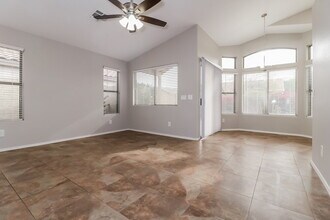 12913 W Sheridan St in Avondale, AZ - Foto de edificio - Building Photo