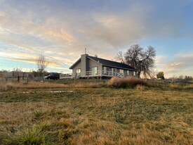 39083 Hwy 92 in Crawford, CO - Building Photo