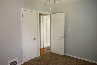 1242 Genesee Ave in Mayfield Heights, OH - Building Photo - Building Photo