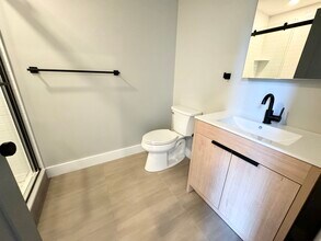 16 Baker Ct in Boston, MA - Building Photo - Building Photo