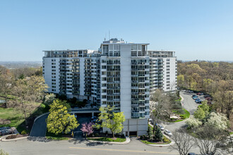 Claridge House I in Verona, NJ - Building Photo - Building Photo