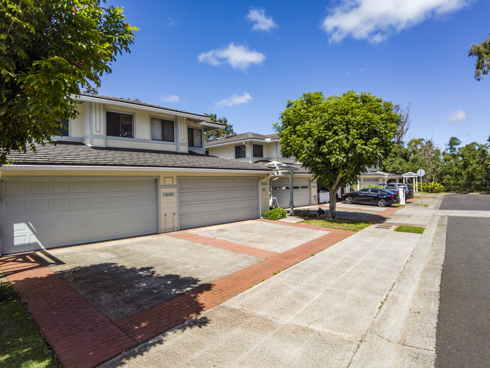 Mililani Pinnacle in Mililani, HI - Building Photo