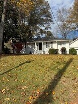 360 Maple Ave NW in Marietta, GA - Building Photo