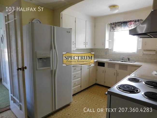 103 Halifax St in Winslow, ME - Building Photo - Building Photo