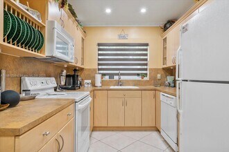 7445 Big Cypress Dr in Miami Lakes, FL - Building Photo - Building Photo