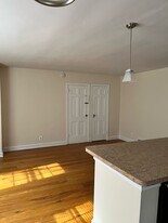 2829 W Queen Ln, Unit A