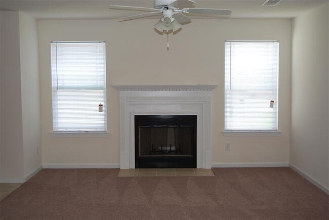 55 Rockingham Dr in Covington, GA - Building Photo - Building Photo