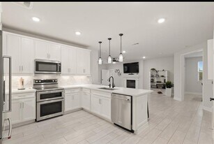 6804 Westview Dr in Houston, TX - Building Photo