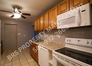 8063 Lozier Ave in Warren, MI - Building Photo - Building Photo