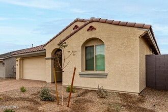 3810 N 101st Ave in Avondale, AZ - Building Photo - Building Photo