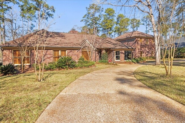 property at 9027 Winged Foot Dr
