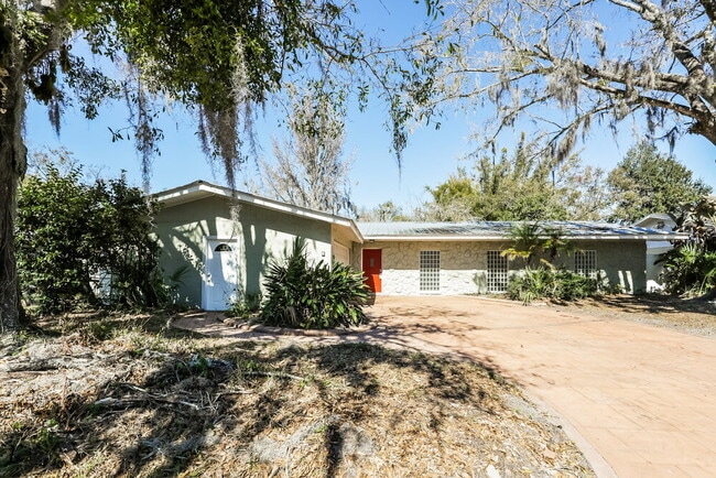property at 26915 Magnolia Blvd