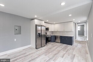 3252 Miller St in Philadelphia, PA - Building Photo