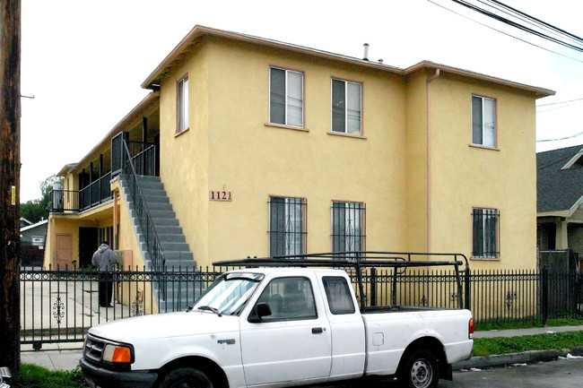 1121 Gardenia Ave in Long Beach, CA - Building Photo - Building Photo