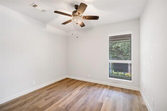 6811 Thorncliffe Dr in Austin, TX - Building Photo - Building Photo