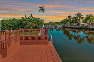 1850 Hibiscus Dr in North Miami, FL - Building Photo - Building Photo