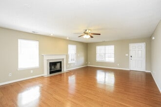 19516 Prairie Crossing Dr in Noblesville, IN - Building Photo - Building Photo