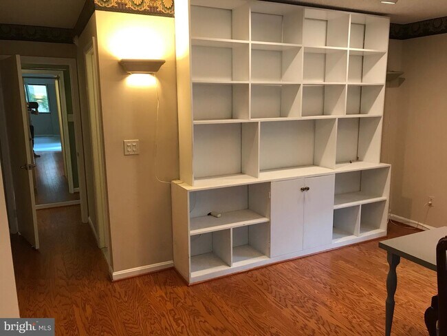 1101 S Arlington Ridge Rd-Unit -101 in Arlington, VA - Building Photo - Building Photo