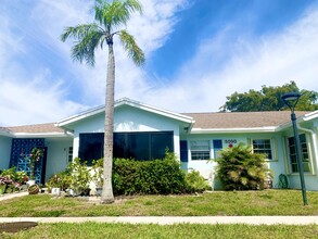 5090 Lakefront Blvd in Delray Beach, FL - Building Photo - Building Photo