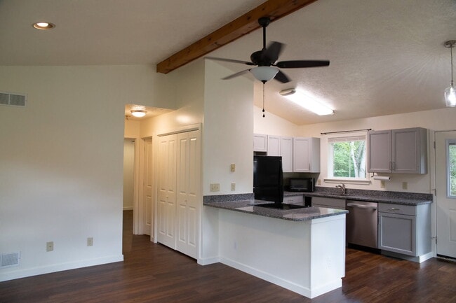 204 Potomak Trail in Winchester, VA - Foto de edificio - Building Photo