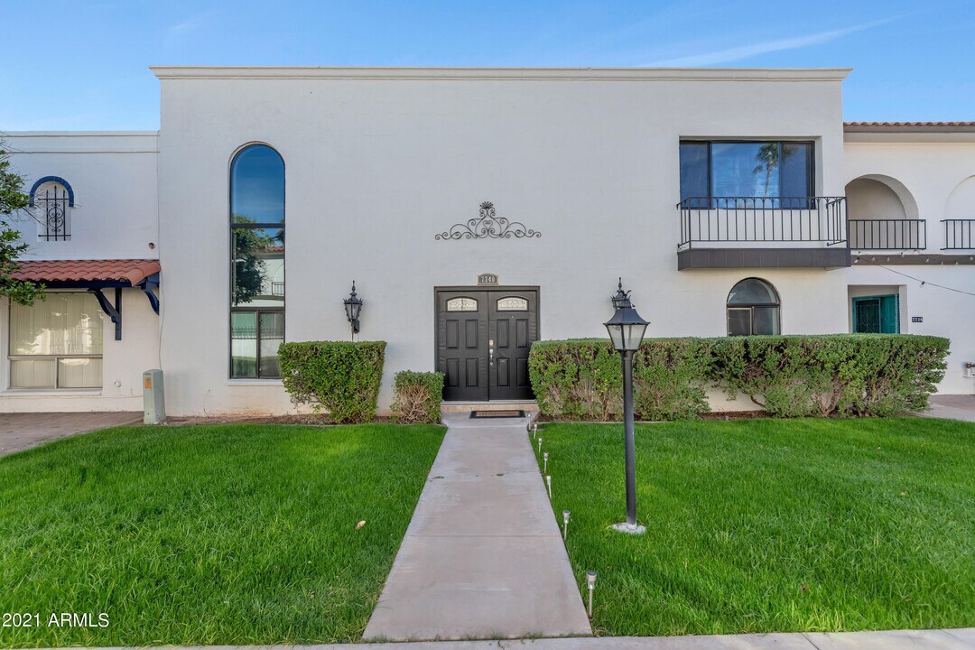 7740 E Camelback Rd in Scottsdale, AZ - Building Photo