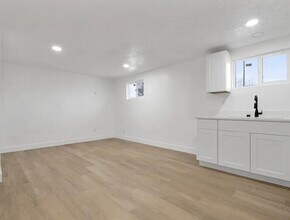6369 S Senoma Dr in Holladay, UT - Building Photo - Building Photo