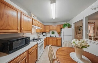 Montgomery Manor in Montgomery, NY - Building Photo - Building Photo