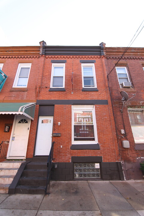 1819 N Willington St in Philadelphia, PA - Building Photo