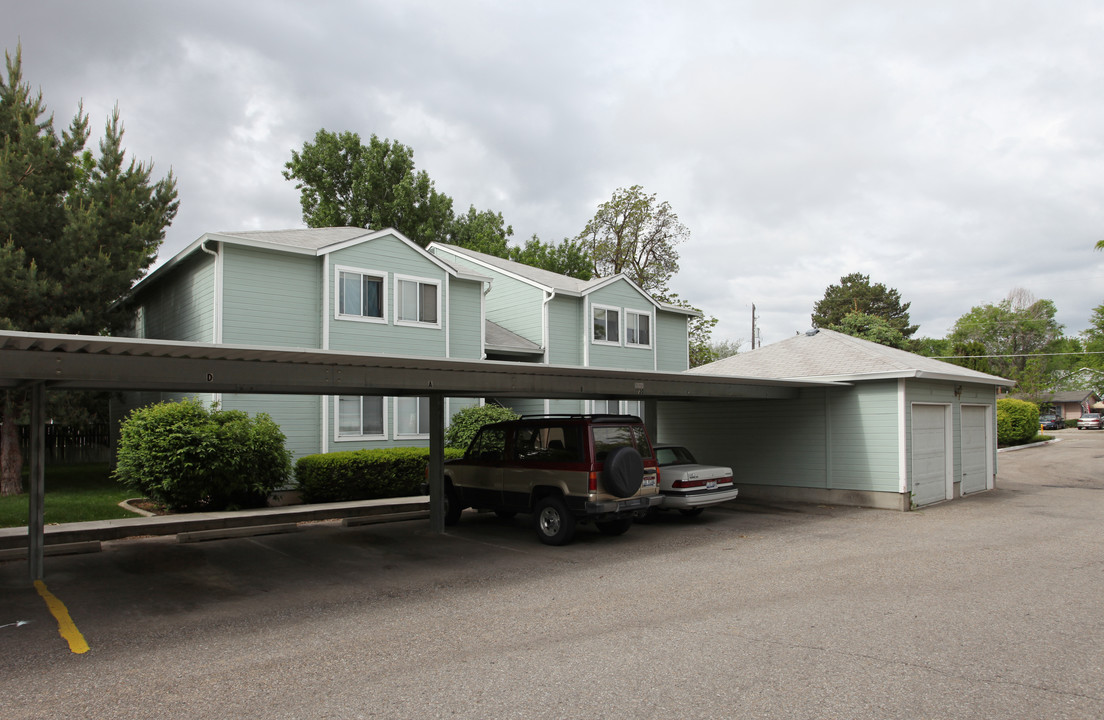 1720 S Eagleson Rd in Boise, ID - Foto de edificio