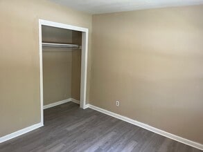 220 S Smithville Rd in Dayton, OH - Building Photo - Building Photo