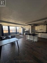 15 Nicklaus Dr in Hamilton, ON - Building Photo - Building Photo