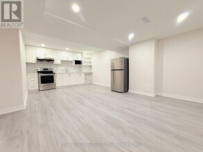 19 Moore's Ct in Markham, ON - Building Photo - Building Photo