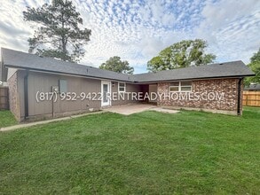 2122 Bentvine Dr in Houston, TX - Building Photo - Building Photo